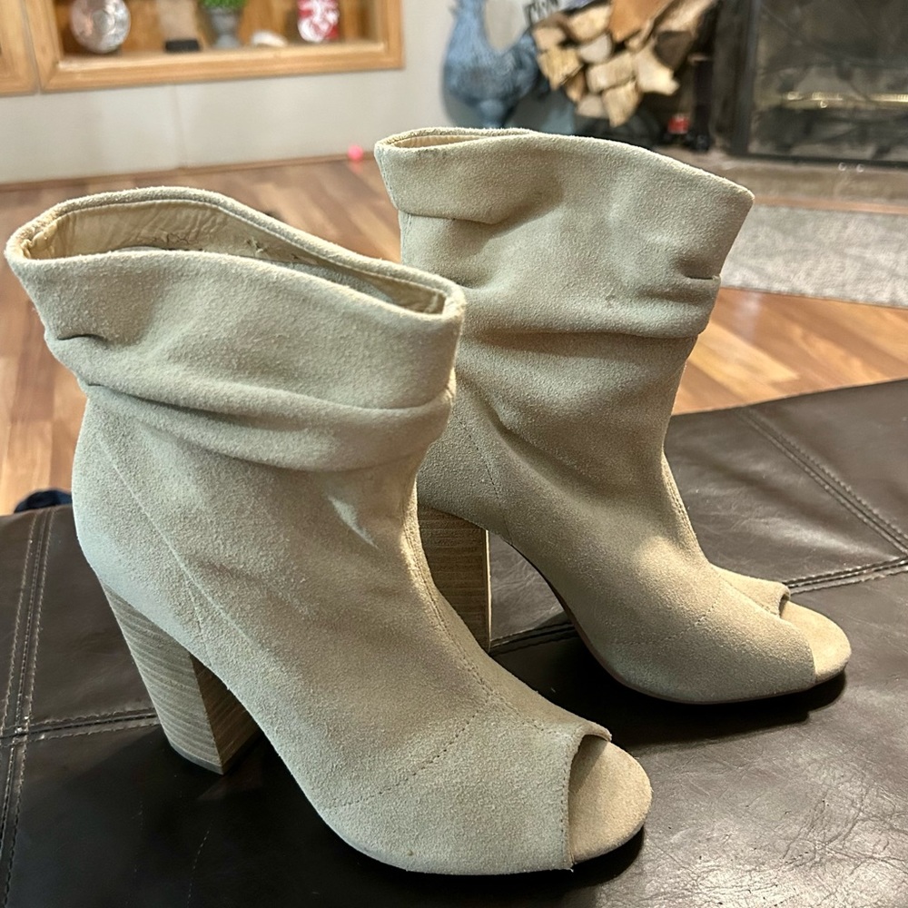 Nine West Suede booties size 7